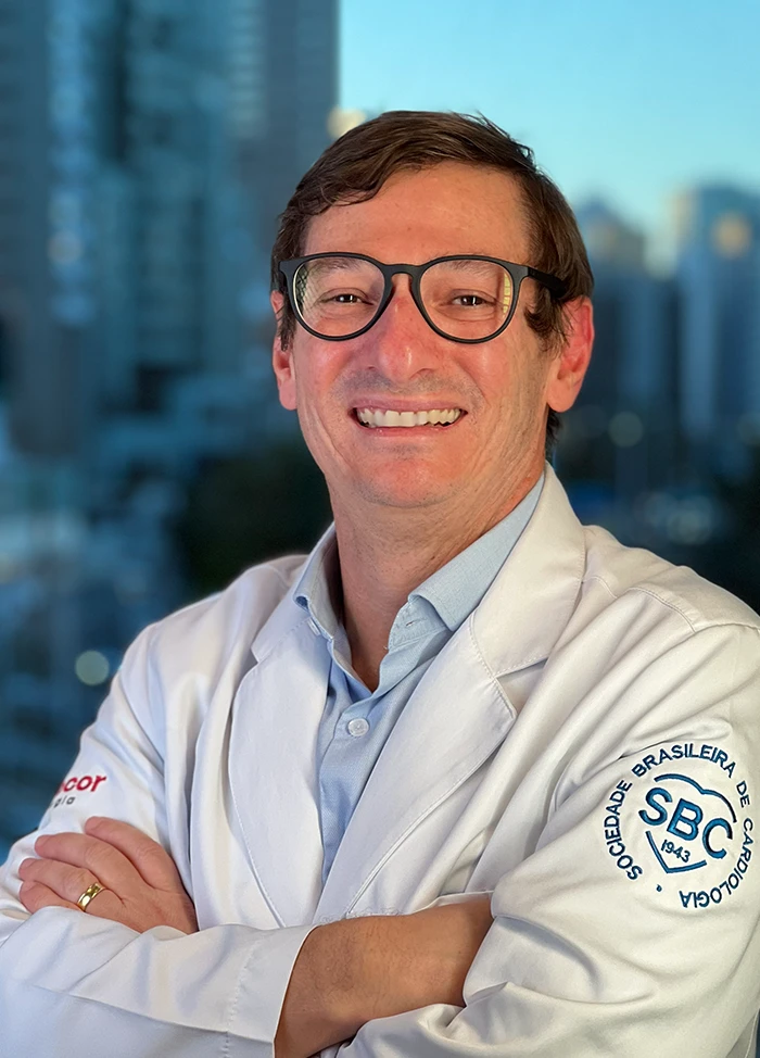 Dr. Paulo Adriano, médico cardiologista da Clínica Centrocor
