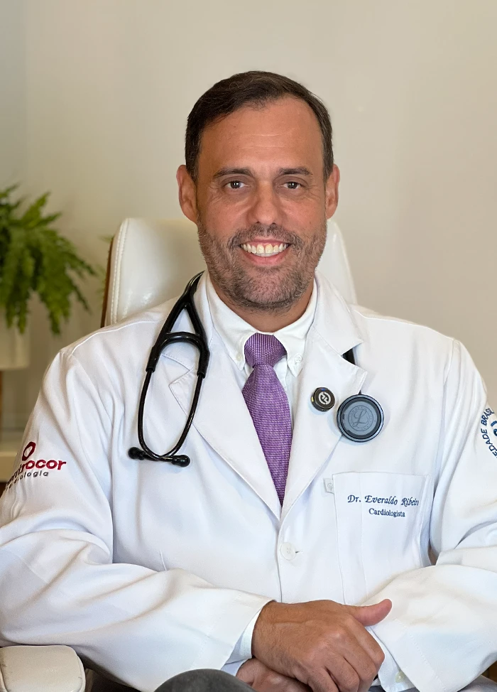 Dr. Everaldo Ribeiro, médico cardiologista da Clínica Centrocor
